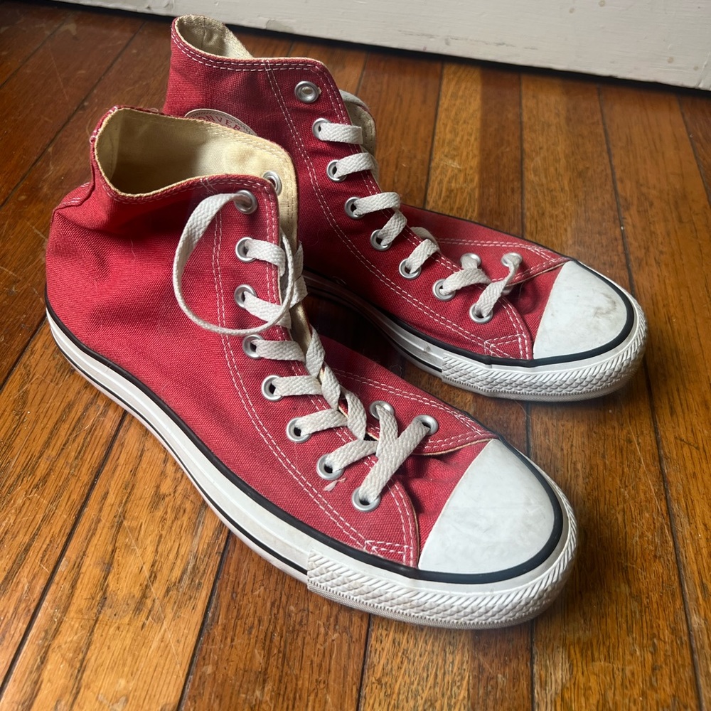 Red high top converse size 7 mens/9 womens